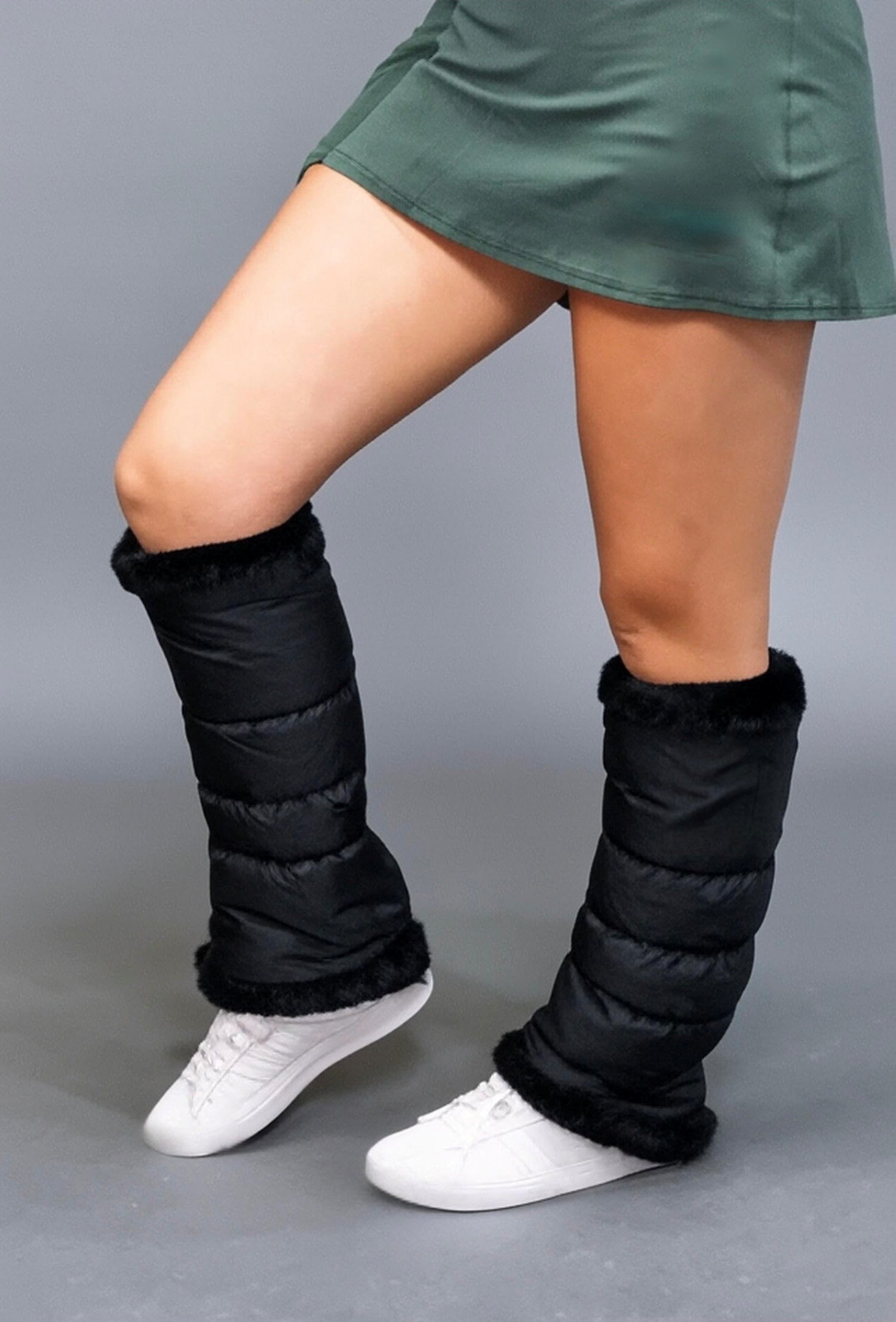 warmth sport flipfit original matte black reversible zip up puffer fabric & faux fur leg warmers