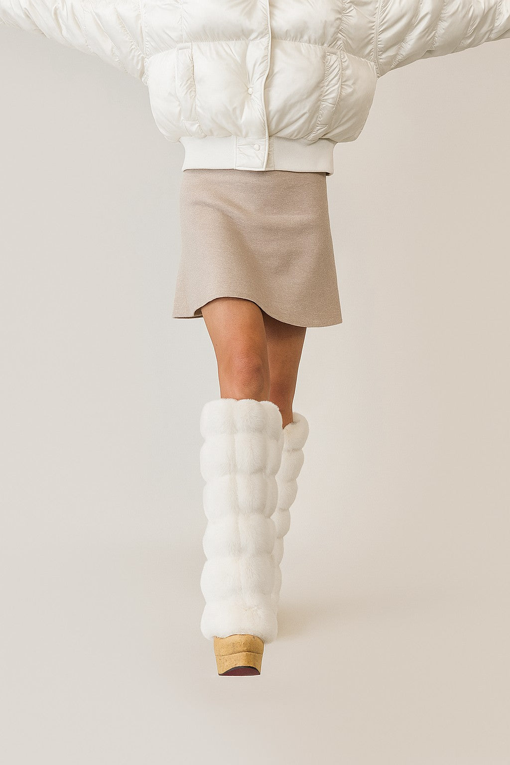NEW! warmth bootluxe white faux fur boot cut leg warmers