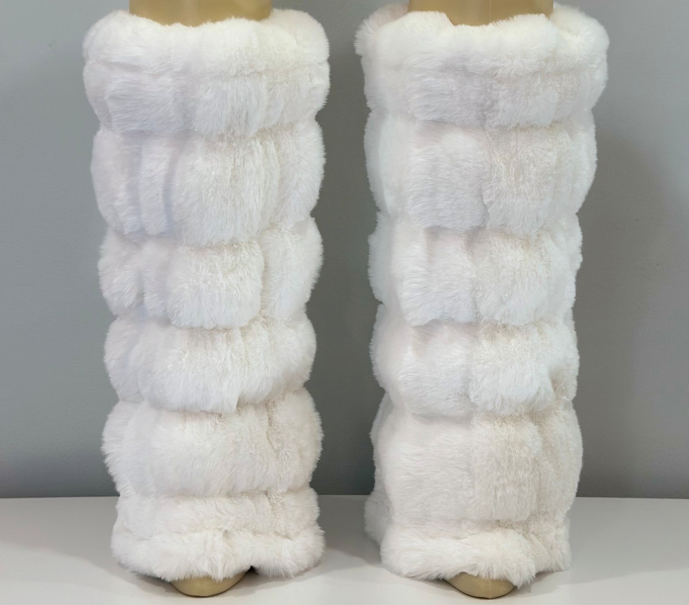 NEW! warmth bootluxe white faux fur boot cut leg warmers